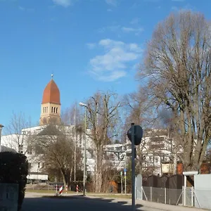 https://ferienwohnung-pfersee-mit-terasse.getmunichhotels.com